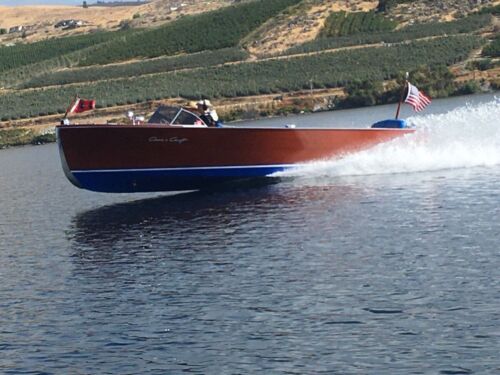 U-22-cruising-on-Lake-Chelan